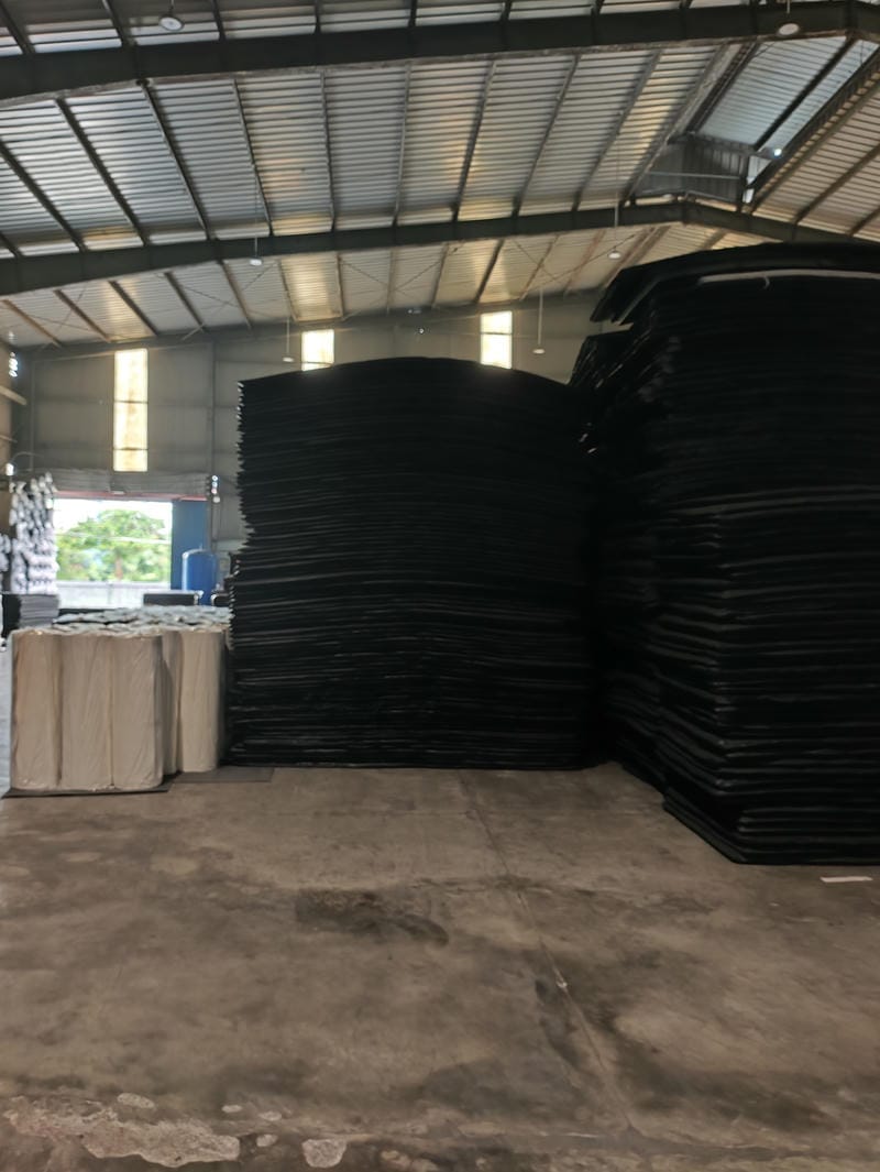 Xốp tấm EVA được dùng rộng rãi trong nội thất nhờ tỷ trọng nhẹ, đàn hồi